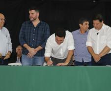 O governador Carlos Massa Ratinho Jr. participou da abertura da Efap - Exposição Feira Agropecuária e Industrial de Santo Antonio da Platina, onde participou da Assembleia Intinerante, recebeu prefeitos e lançou programa de melhorias para a região. Foto: Roberto Dziura Jr/AEN