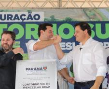 O governador Carlos Massa Ratinho Junior entregou oficialmente nesta quinta-feira (17) o Contorno Sul de Wenceslau Braz, no Norte Pioneiro.  Foto: Roberto Dziura Jr/AEN