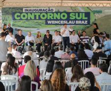 O governador Carlos Massa Ratinho Junior entregou oficialmente nesta quinta-feira (17) o Contorno Sul de Wenceslau Braz, no Norte Pioneiro.  Foto: Roberto Dziura Jr/AEN