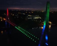 Teste de iluminação cênica marca fim dos trabalhos na Ponte da Integração Brasil Foto: DER-PR