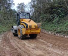 Estrada do Cerne recebe serviços de conservação em Campo Largo Foto: DER