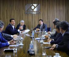 O governador Carlos Massa Ratinho Junior se reuniu nesta quarta-feira (9), em Brasília, com a diretoria da Infraero para discutir uma parceria que busca modernizar os aeroportos regionais do Paraná.  Foto: Jonathan Campos/AEN