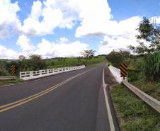 Governo do Paraná assina contrato de R$ 7,6 mi para reforma de pontes no Norte Pioneiro - Ponte Rio Anhumas PR-431 em Ribeirão Claro Foto: DER-PR