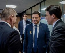 Nesta quarta-feira (22) o secretário de Infraestrutura e Logística do Paraná e deputado federal, Sandro Alex, se reuniu em Brasília com o ministro de Portos e Aeroportos, Silvio Costa Filho, para garantir a instalação do Sistema de Pouso por Instrumento (ILS, na sigla em inglês) no Aeroporto Governador José Richa, em Londrina, no Norte do Paraná. 