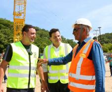 Obra da Ponte de Guaratuba-Matinhos recebe nova balsa de apoio marítimo  Foto: Rodrigo Félix Leal/SEILPR