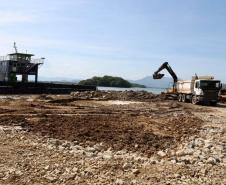 Obra da Ponte de Guaratuba-Matinhos recebe nova balsa de apoio marítimo  Foto: Rodrigo Félix Leal/SEILPR