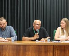 Técnicos do DER/PR apresentaram detalhes da obra nesta terça. Foto: Rodrigo Félix Leal / SEIL