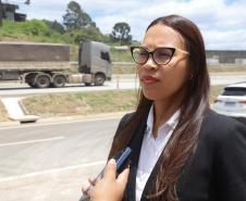 A consultora comercial Priscila Lima, 35 anos, morou em Almirante Tamandaré durante três décadas e viveu a rodovia antes, durante e agora no pós-duplicação. “Era bem precária, porque como era só uma pista, tanto para ir quanto para voltar, eu demorava uma média de 15, 20 minutos para chegar, morando aqui mesmo na cidade. Vindo de Curitiba, onde moro hoje, dá 12 minutos, fora a segurança para os pedestres com a passarela onde é mais movimentado”, opina.