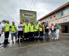 Cestas básicas sendo distribuídas em Paranaguá