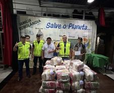 Cestas básicas sendo distribuídas em Paranaguá