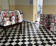 Cestas básicas sendo distribuídas em Paranaguá
