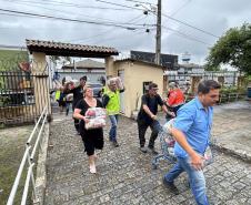 Cestas básicas sendo distribuídas em Paranaguá