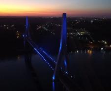 Novembro Azul: Ponte da Integração Brasil Paraguai ganha iluminação azul