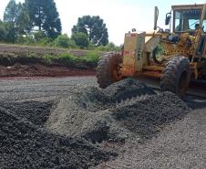 máquinas na obra de concretagem na duplicação em Guarapuava