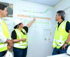 O secretário de Estado da Infraestrutura e Logística, Sandro Alex, O diretor-presidente do DER/PR, Fernando Furiatti e a engenheira do DER/PR Larissa Vieira
