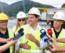O secretário de Estado da Infraestrutura e Logística, Sandro Alex, concedendo entrevista