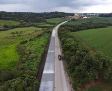 Obras na pista de concreto da PRC-280