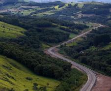vista aérea da pavimentação da PR-239