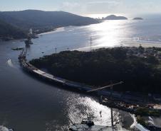 vista aerea da obra da ponte