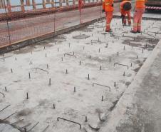 Obras na ponte entre Sertaneja e o município paulista de Assis