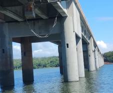 Obras na ponte entre Sertaneja e o município paulista de Assis