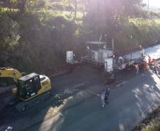 Obras da rodovia de concreto no Sudoeste