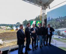 O governador Carlos Massa Ratinho Junior e o ministro dos Transportes, Renan Filho, participam nesta quarta-feira (18) do anúncio do início da duplicação do Contorno Norte de Curitiba.