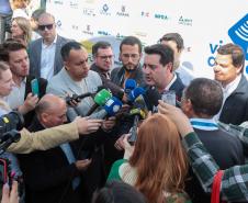 O governador Carlos Massa Ratinho Junior e o ministro dos Transportes, Renan Filho, participam nesta quarta-feira (18) do anúncio do início da duplicação do Contorno Norte de Curitiba.