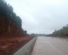 Obras de Concretagem da rodovia entre Clevelândia e Pato Branco