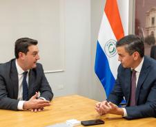 Ratinho Junior e presidente do Paraguai conversando