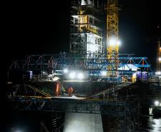 Obras noturnas na Ponte de Guaratuba 