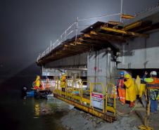 Obras noturnas na Ponte de Guaratuba 