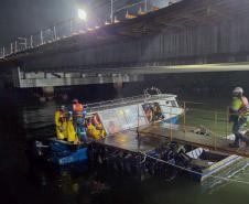 Obras noturnas na Ponte de Guaratuba 
