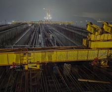 Obras noturnas na Ponte de Guaratuba 