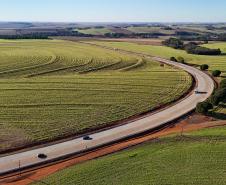 pavimentação em concreto da PR-180