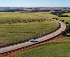 pavimentação em concreto da PR-180