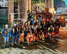 Trabalhadores na Ponte de Guaratuba