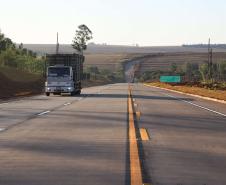 pavimentação em concreto da PR-180