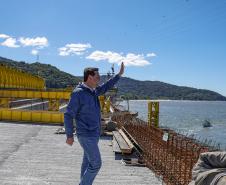 Governador Carlos Massa Ratinho Junior na obra da Ponte de Guaratuba.