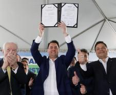 cerimônia de lançamento do edital de construção da Ponte de Guaratuba