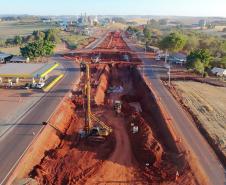 Obras no novo viaduto do Lerroville na PR-445