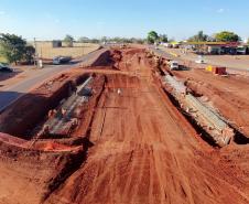 Obras no novo viaduto do Lerroville na PR-445
