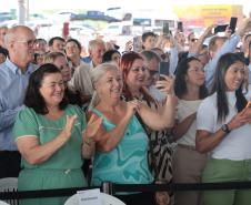plateia da inauguração da pavimentação de rodovias de Nova Aurora, Tupãssi e Cafelândia