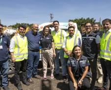 pessoas posando para foto