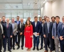 pessoas posando para a foto