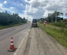 DER/PR recupera acostamentos da PR-170 no perímetro urbano de Pinhão
