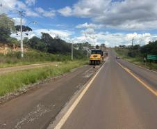DER/PR recupera acostamentos da PR-170 no perímetro urbano de Pinhão