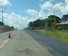 DER/PR recupera acostamentos da PR-170 no perímetro urbano de Pinhão