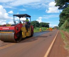 DER/PR recupera PR-439 entre Ribeirão do Pinhal e Santo Antônio da Platina