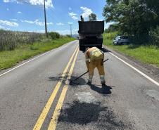 PR-485, entre Pérola e Cafezal do Sul, recebe conservação do pavimento